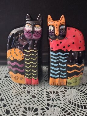 Laurel Burch "Kool Cats" salt & pepper shakers.